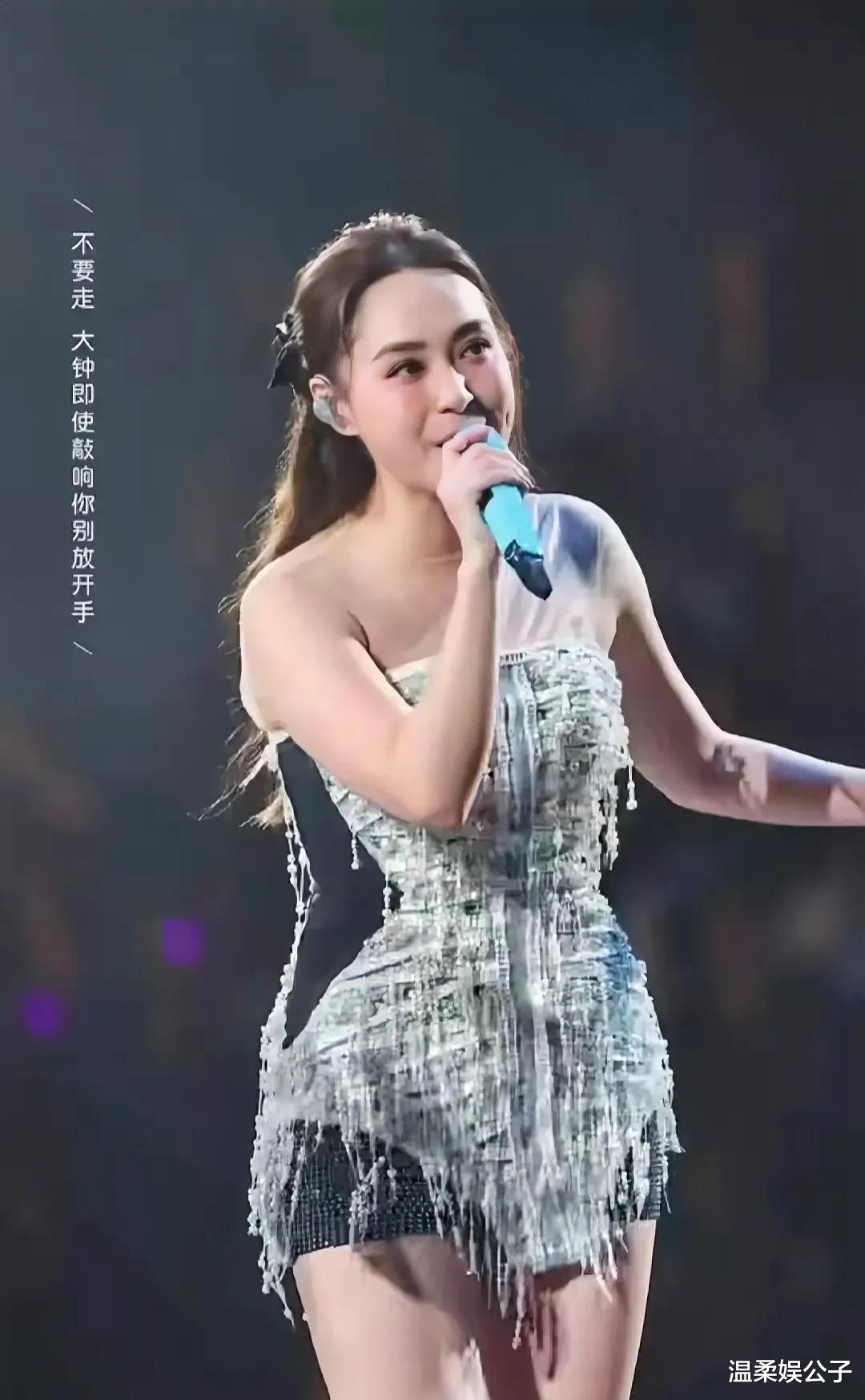 twins演唱会：关智斌现场求婚阿sa，阿娇又复胖！网友：胖也好看