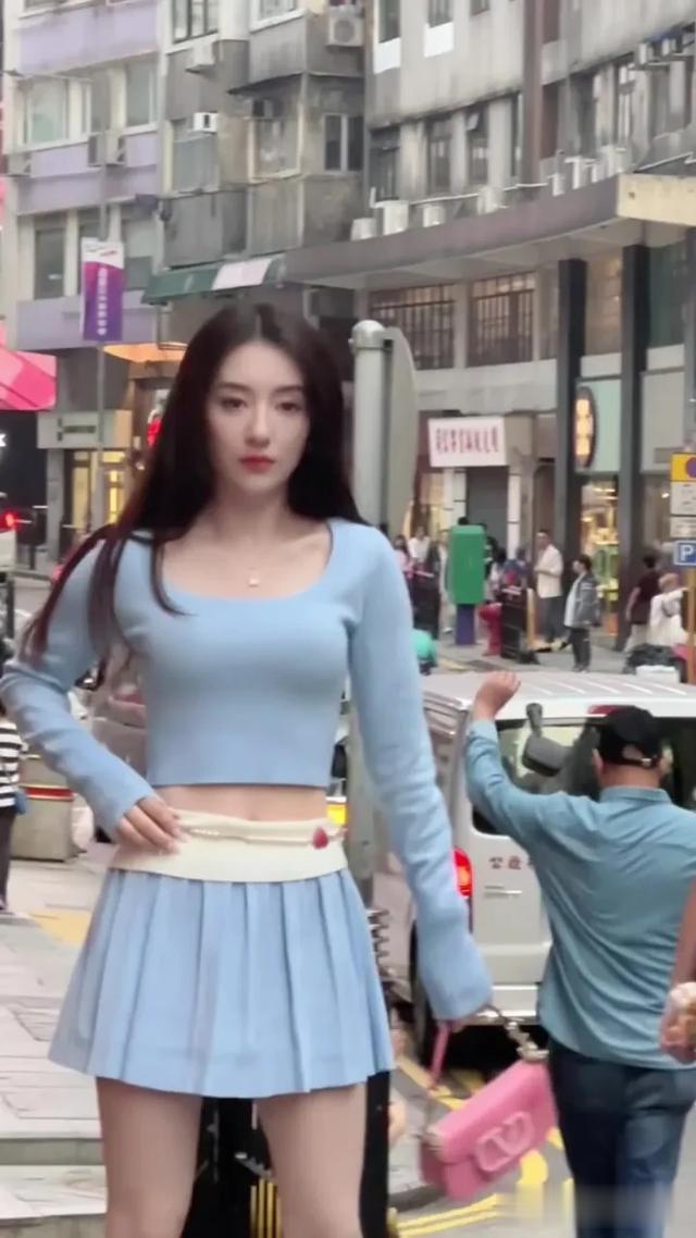 天王嫂方媛这身材也太绝了！哪像两个孩子妈