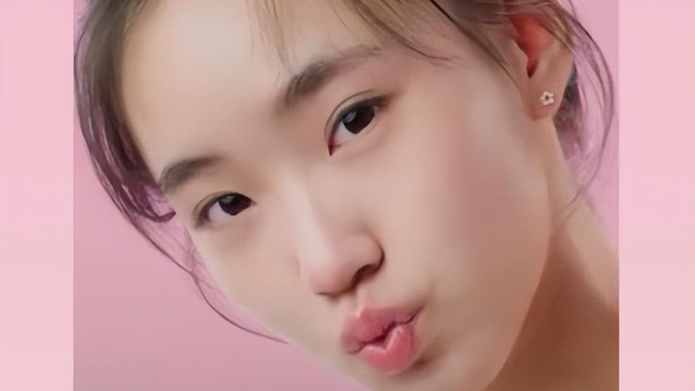 小S二女儿真实身材曝光，没修图的腿获得好评，和普通女孩没区别