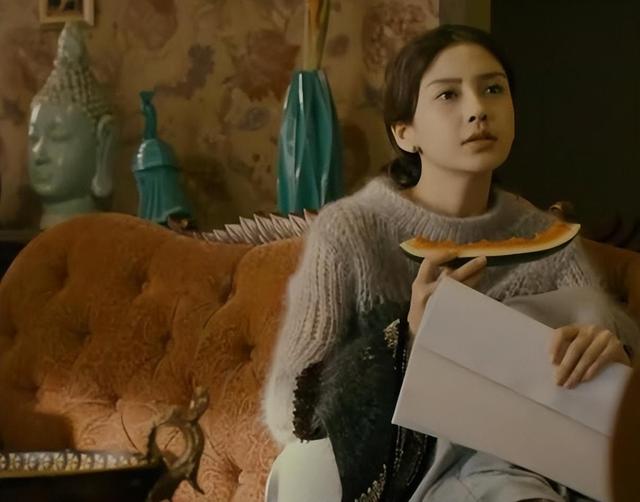 辛巴的一声“滚”,彻底戳穿了杨颖的惨淡结局:难怪她不敢生气!