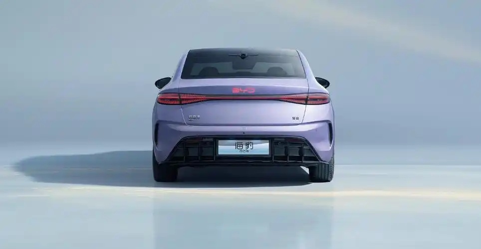 13万级爆款！比亚迪海豹07续航2000km，长近5米，真香定律又来了