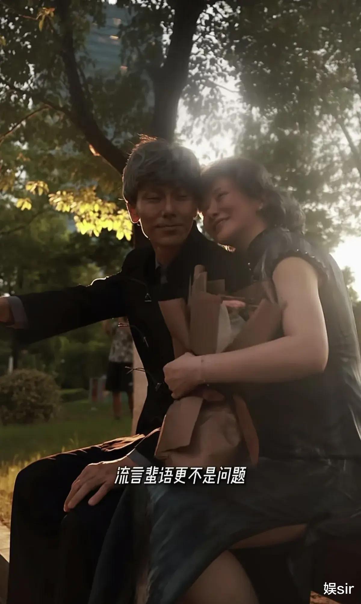 49岁陈紫函七夕节晒婚纱照，再次表态力挺老公戴向宇：你没错