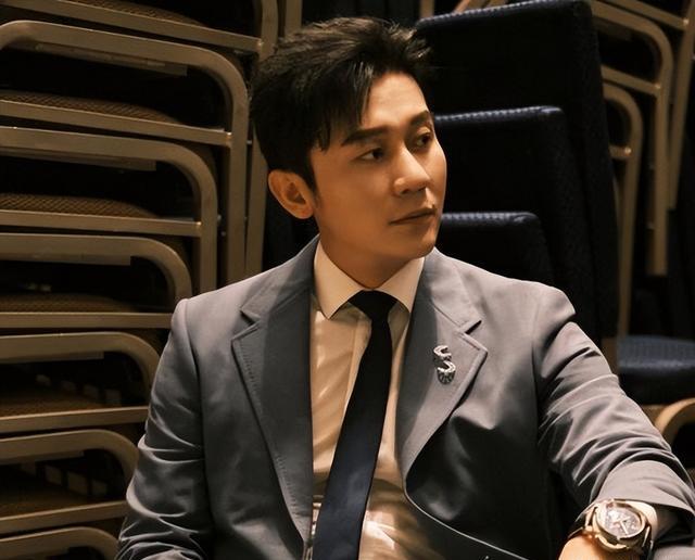 李晨突然官宣好消息!和范爷分手5年后,他又迎来了事业第二春?