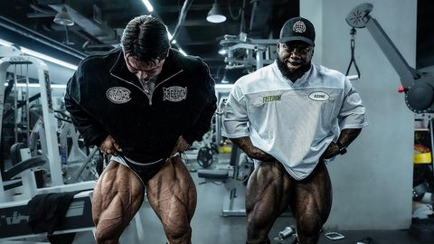 韩国肌肉男,深蹲280KG,什么水平?