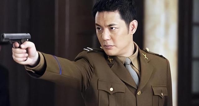 都是傅程鹏的基因，前妻儿子和后妻儿子一对比，差距就一目了然