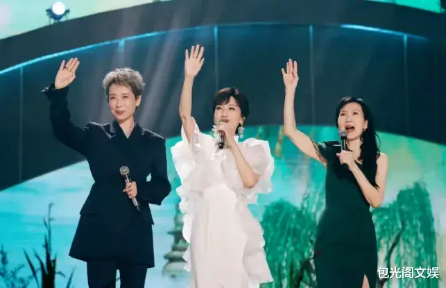 天哪!看到赵雅芝和林青霞1982年合照,才懂赵雅芝为啥算顶级大美人!