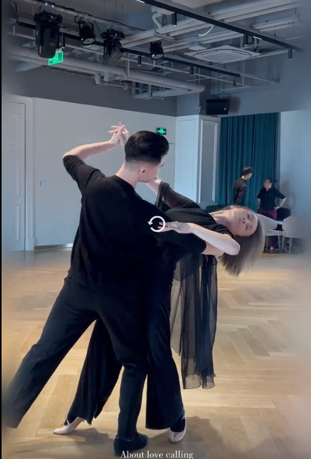 54岁“雪姨”王琳保养大法:运动加微整形,直接满50减20美疯!