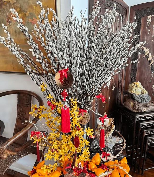 68岁吕良伟豪宅内景曝光!名画古董靓花摆满屋,奢华极具古典气息