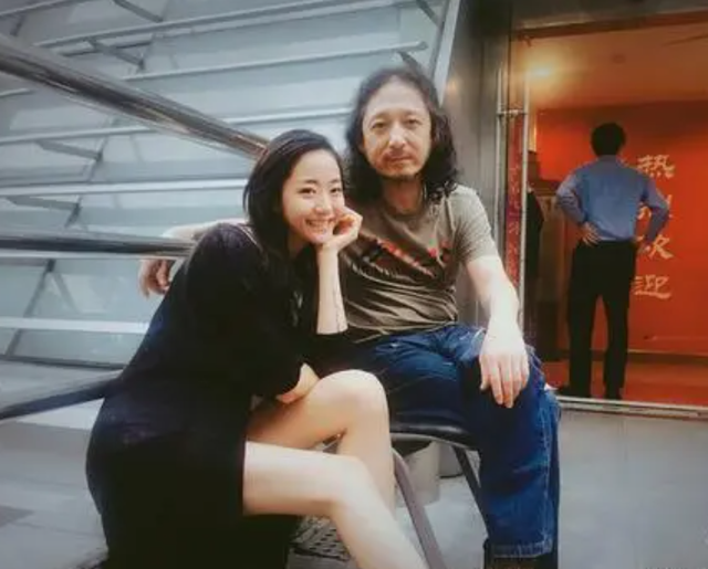 从19岁开始男人不断，半百了还没玩够，“风流才女”徐静蕾现形记