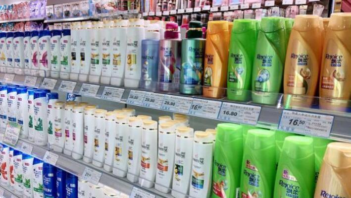 ?被公开的“有毒”洗发水，花冤枉钱还掉头发，很多人还在成箱囤