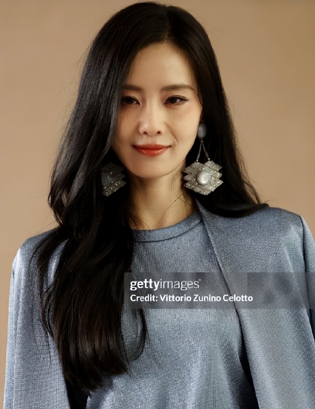 时装周:唐嫣绝美动人,刘诗诗蜂腰抢镜,都不及发胖的郭晶晶吸睛