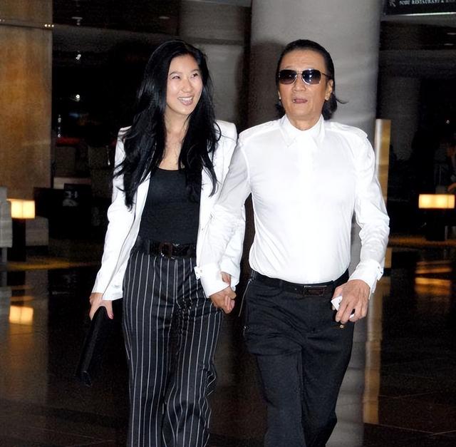 88岁谢贤近照曝光,精气神很弱,容貌与晚年母亲的样子一模一样