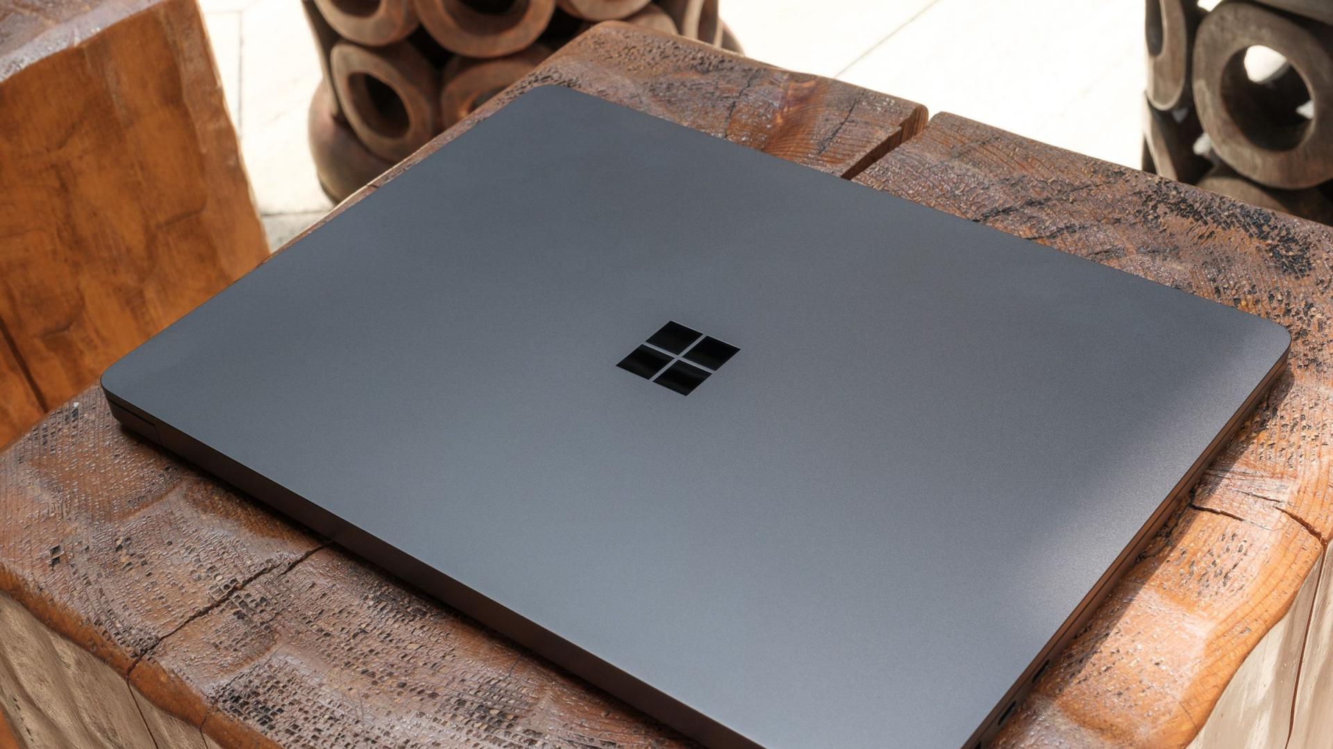 微软Surface Laptop原型机泄露，搭载英特尔Lunar Lake芯片