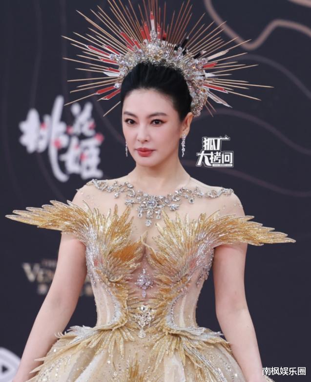 上海这一天:杨幂排面很大,李沁美翻了,谁和舒淇站一起都尴尬