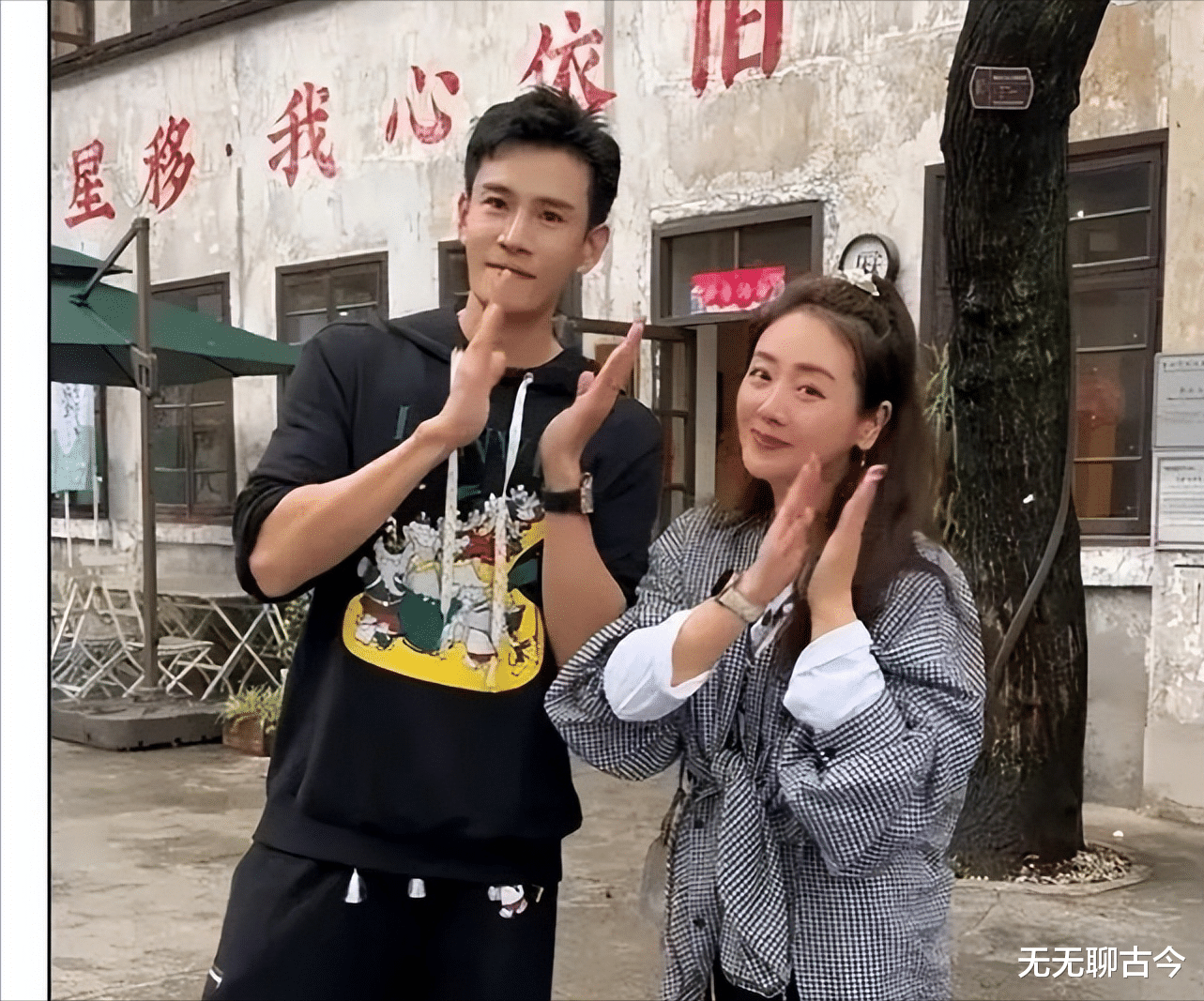 她靠一部剧吃一辈子,二婚嫁给一名穷小子,如今丈夫红到令人嫉妒