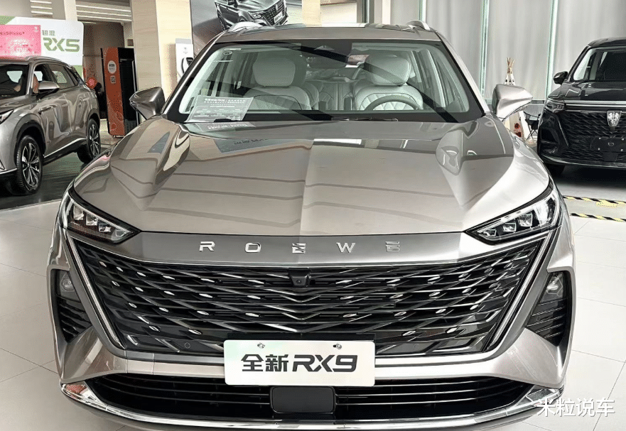 2.0T+9AT+合金悬架！长近5米，从19万跌至12.5万，国外卖的火爆