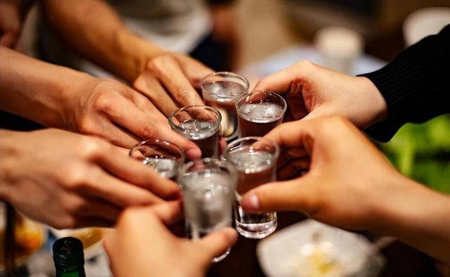 一周超过10次！一男子查出肝癌晚期，医生呵斥：这么做真是不要命