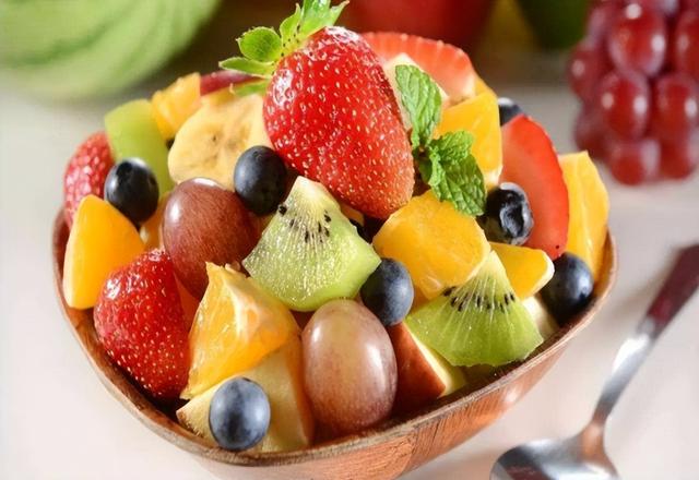 上了60岁要远离香蕉？医生：不想坐救护车，3种水果别随便进嘴