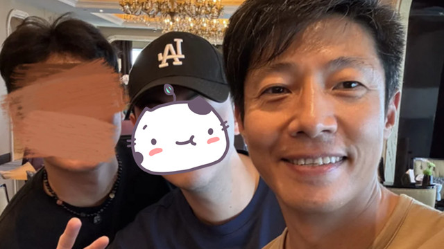 撒贝宁带家人回武汉，白发疯狂增多老态尽现，丈母娘同行帮带娃