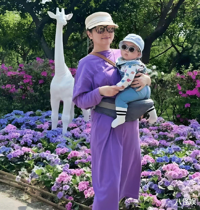 任家萱与家人庆43岁生日，为备孕放弃身材管理，体重快飙到150斤