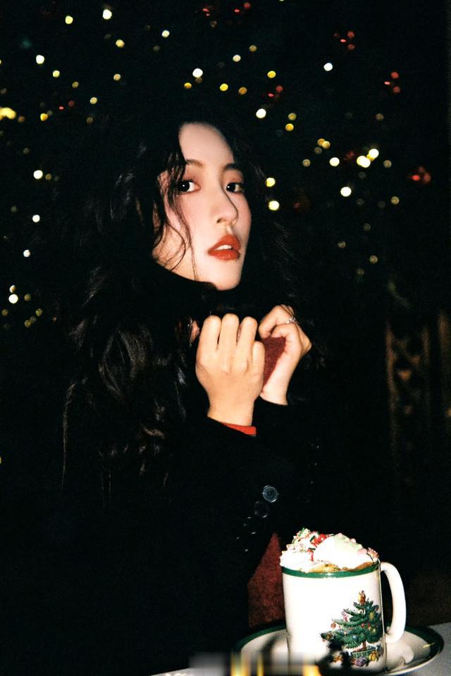孙芮圣诞氛围感写真