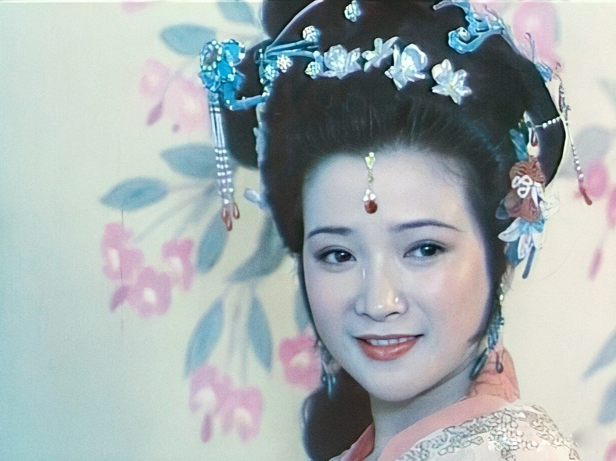 看了新《红楼梦》才知,北影版才叫美女如云,连陈红都只能演丫鬟