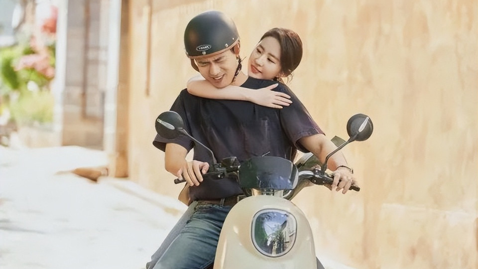 网传李现和刘亦菲恋爱的原因浮出水面，李现勇敢一次招来无尽恶意