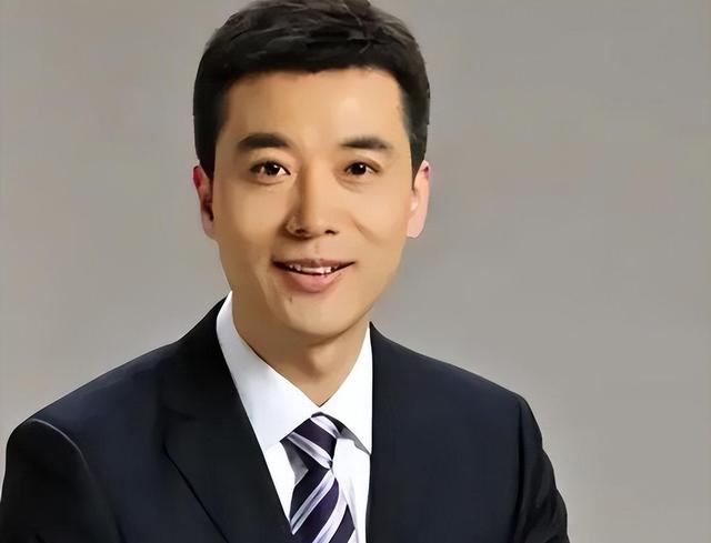 私生活混乱?被传10年换5任妻子,从央视离职的他,现在怎么样了