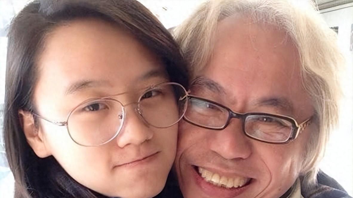 “爷孙恋”林靖恩又出事：偷饮料被罚3000元，已被判盗窃罪