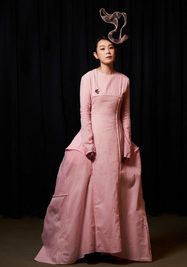 遭亲人指控“与姐姐共谋夺祖母家产”，刘若英回应：伤心也伤人