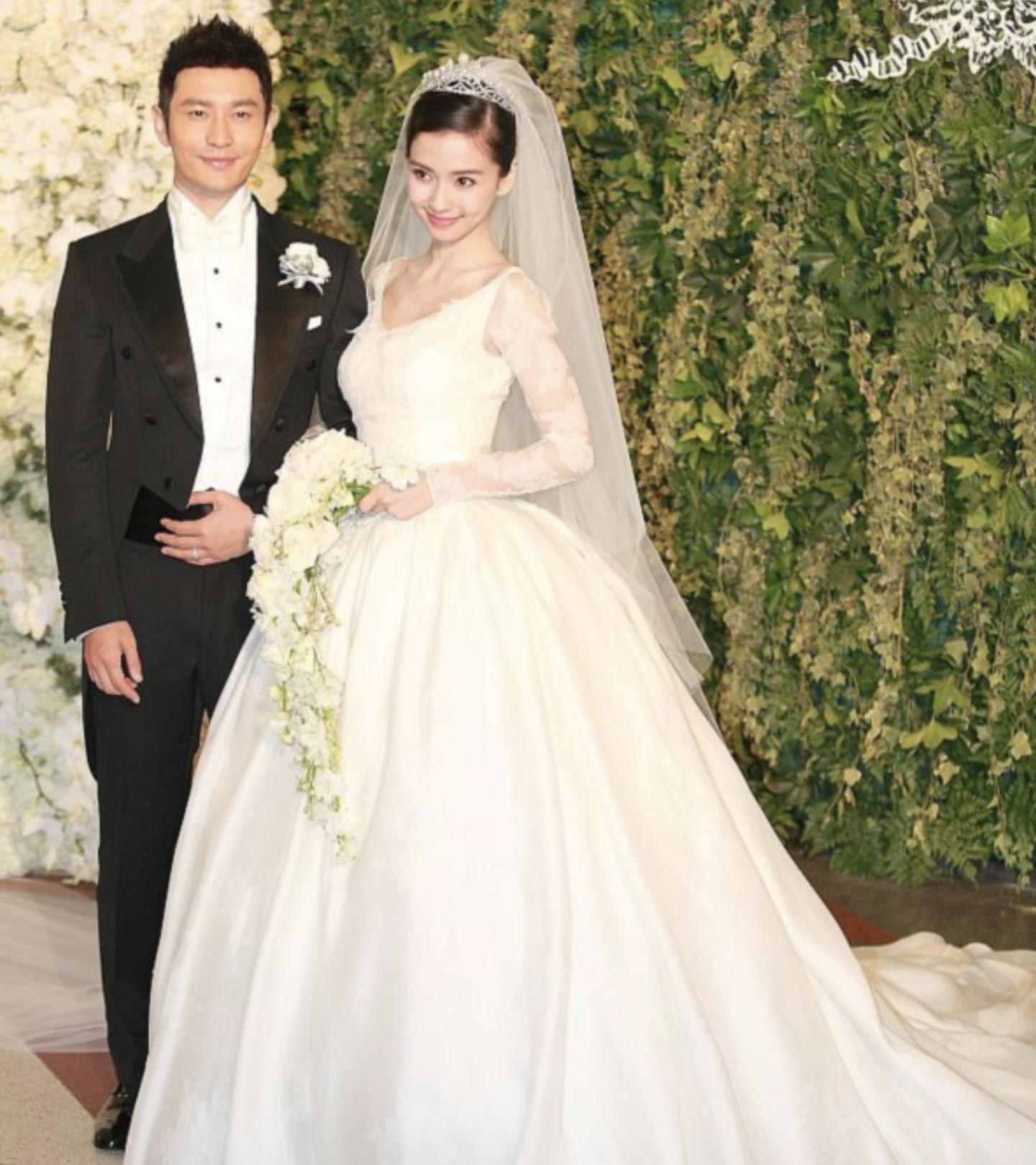 离婚不到2年,没了黄晓明庇护,Angelababy遇上事儿连话都不敢说