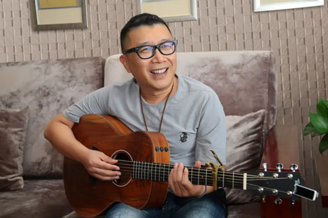 庞龙|庞龙：凭一首歌赚2亿，上4次春晚后忽然“落寞”，今怎样了？