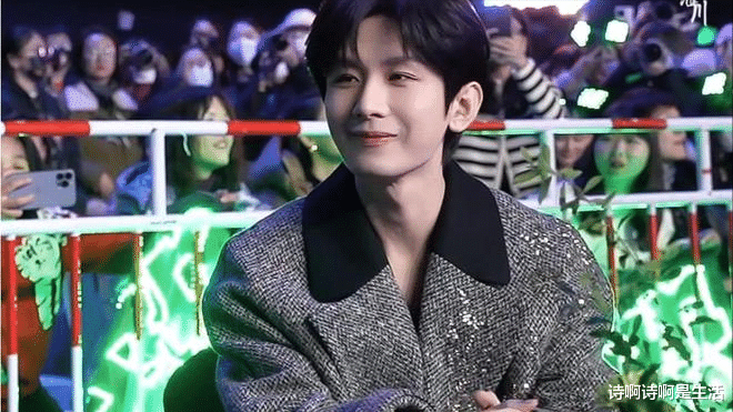 陈晓怎么都想不到，当初身边的“小跟班”，如今已和他平起平坐！