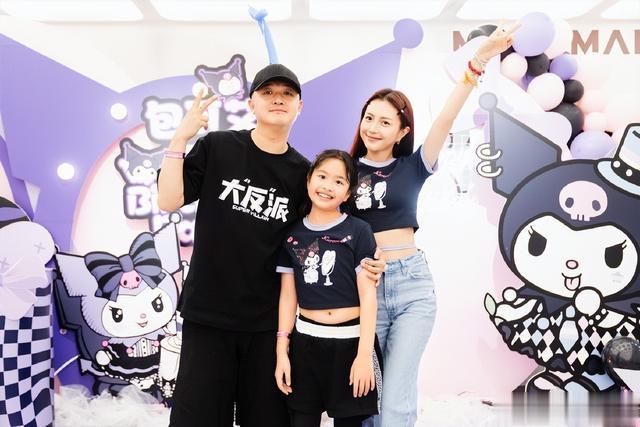 包贝尔老婆官宣怀二胎,孕4个月胖了10斤,肚子又大又圆孕相超足