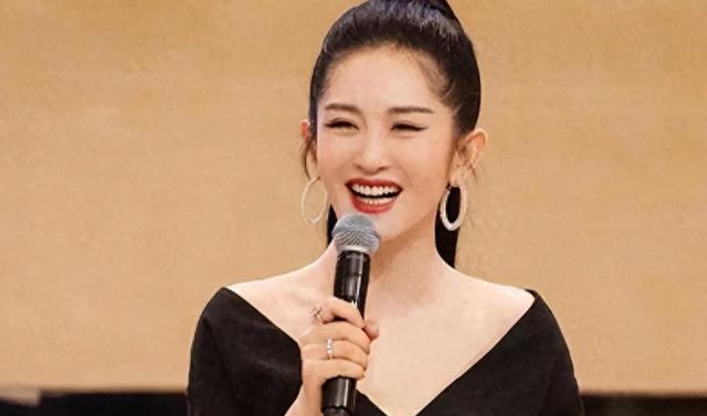 谢娜豪送6万6声称全场最高,缺席婚礼仍登热搜,陈乔恩公开锐评