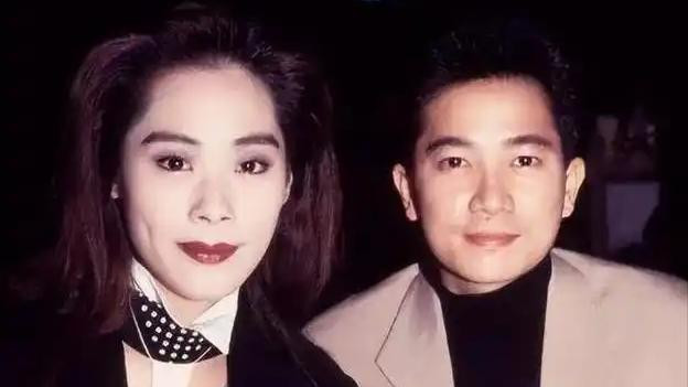 昔日乐坛巨星，和神秘大师共诞后代，街头露宿无钱住宾馆