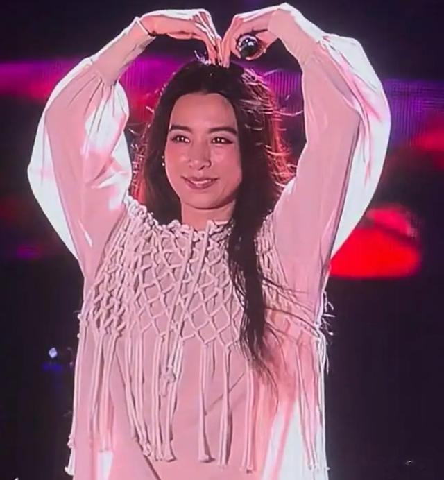 万万没想到!这些断崖式衰老的明星,不露面不知道,一露面吓一跳