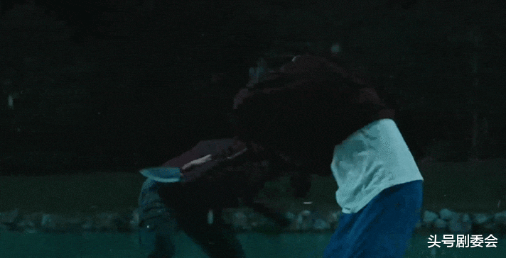 开播一小时热度破4300!观众直呼:看个开头,直拍大腿,真刺激!