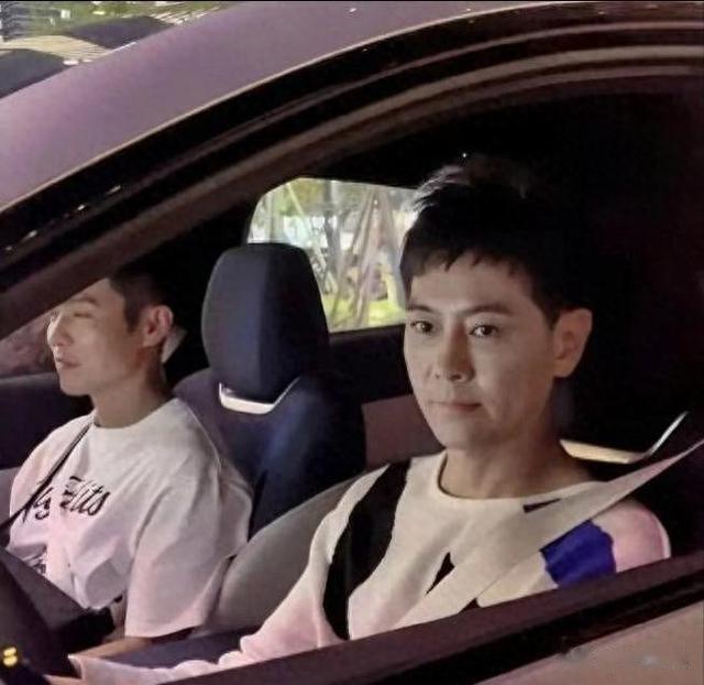 林志颖看起来又老又年轻，像一个老了的年轻人，感觉怪怪的~