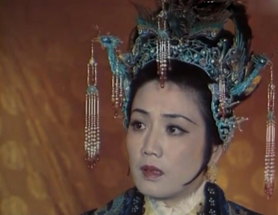 看了新《红楼梦》才知,北影版才叫美女如云,连陈红都只能演丫鬟