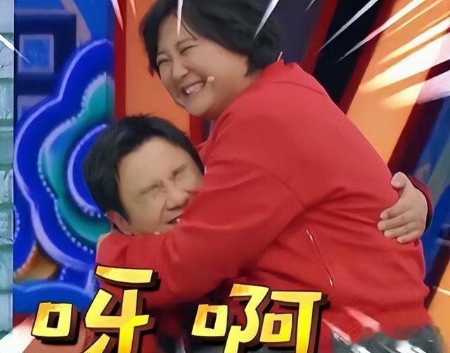 贾玲机场登机照曝光,风格大变令网友惊呼:世上再无贾玲!