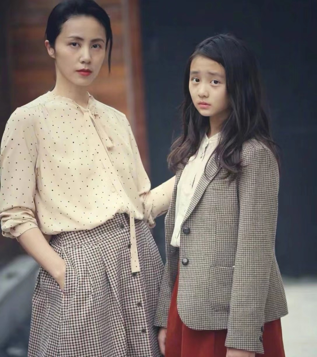 黄磊女儿越来越漂亮!多多身材高挑纤瘦,亭亭玉立,简直像妈妈孙莉的翻版!