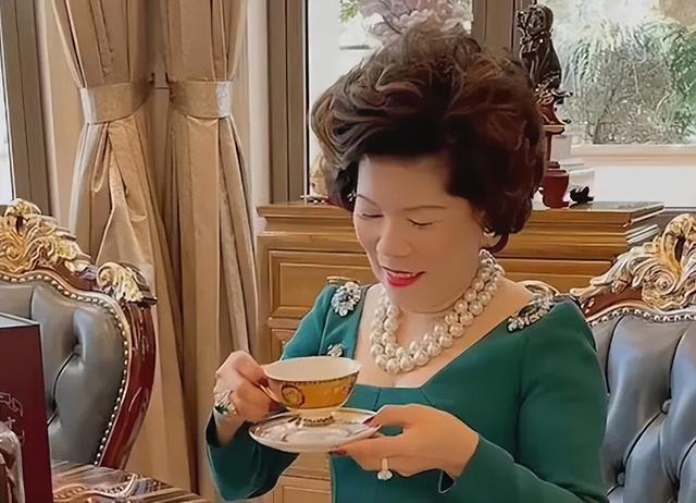 因炫富被封杀的6位网红，一个比一个嚣张，你认识几位？