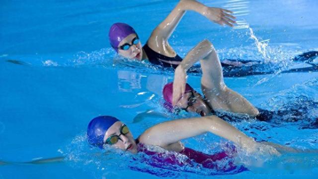 游泳健身时长正确揭秘：多久才合适