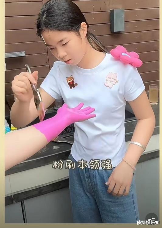 黄奕与女儿同框庆母亲节,11岁铛铛整容式长大,身高优越直追妈妈