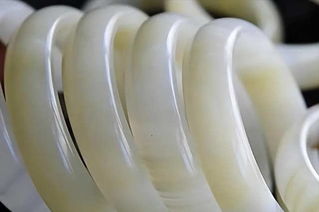 你上当了吗？价值天差地别！盘点8种“神撞脸”和田玉的天然玉石