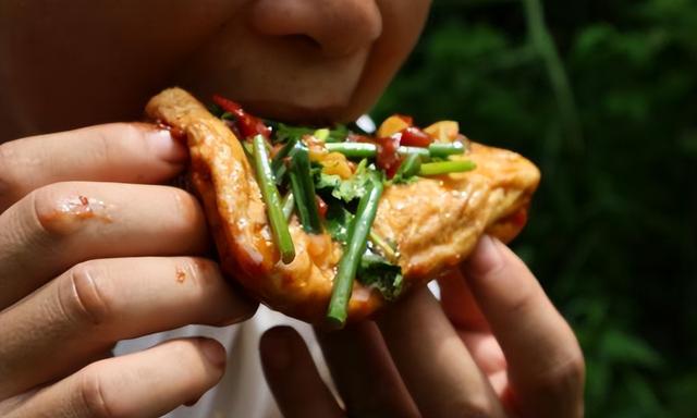 年过50岁,豆腐魔芋不能碰?医生:不想去医院就忌口,后果严重!