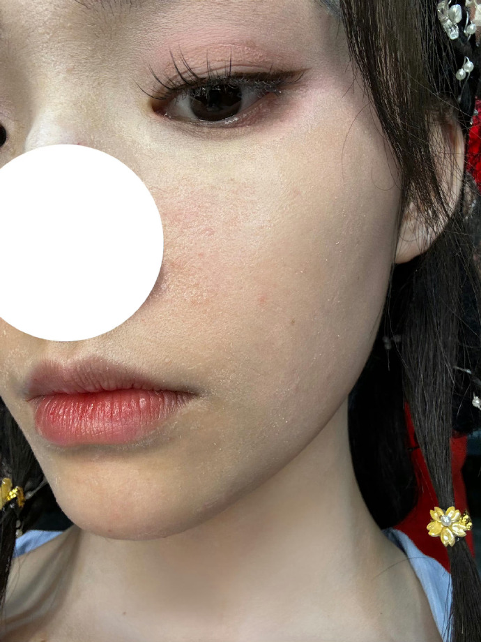 林允粉色花苞裙惊艳亮相,星爷眼光再获证实!与众星比美,从不逊色!