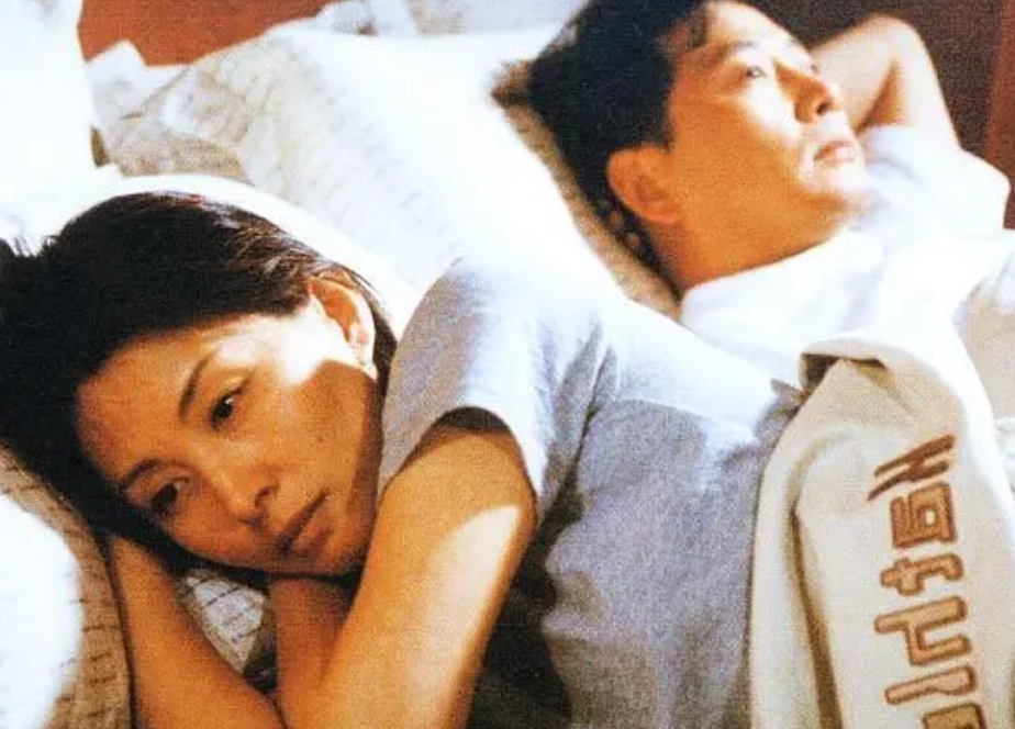 韩国剧情片:为了拯救家庭而出轨的妻子