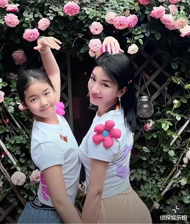 黄奕庆女儿小学毕业,11岁铛铛身高近一米七,化美妆穿礼服裙好漂亮